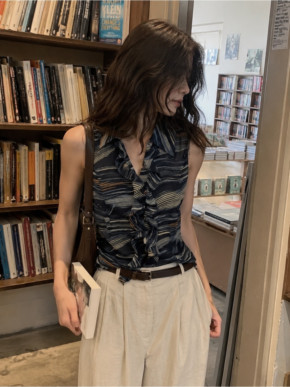 ZNJ Ruffle Front Sleeveless Blouse Abstract Stripe Print Size 42